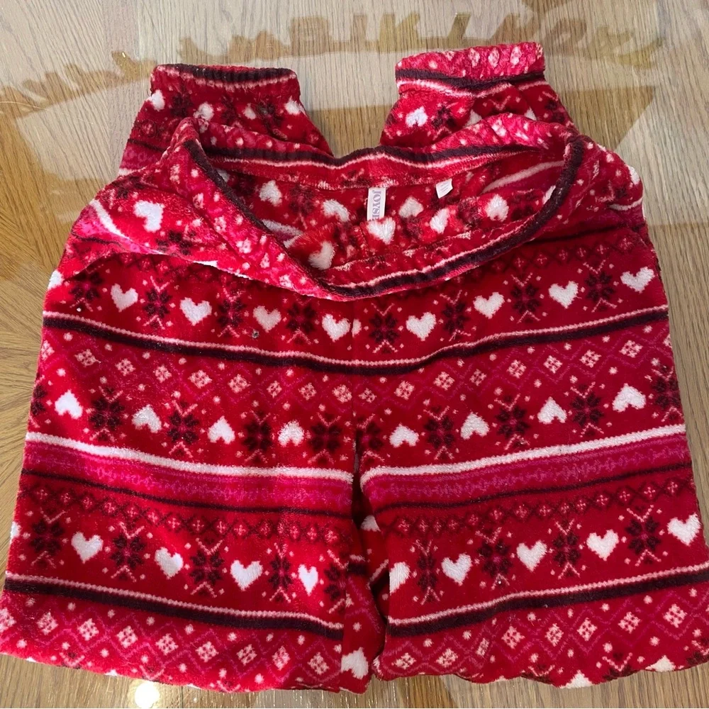 Cozy Red Heart Pajama Set. 8/10 M